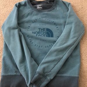 the north face sweatshirt women’s M